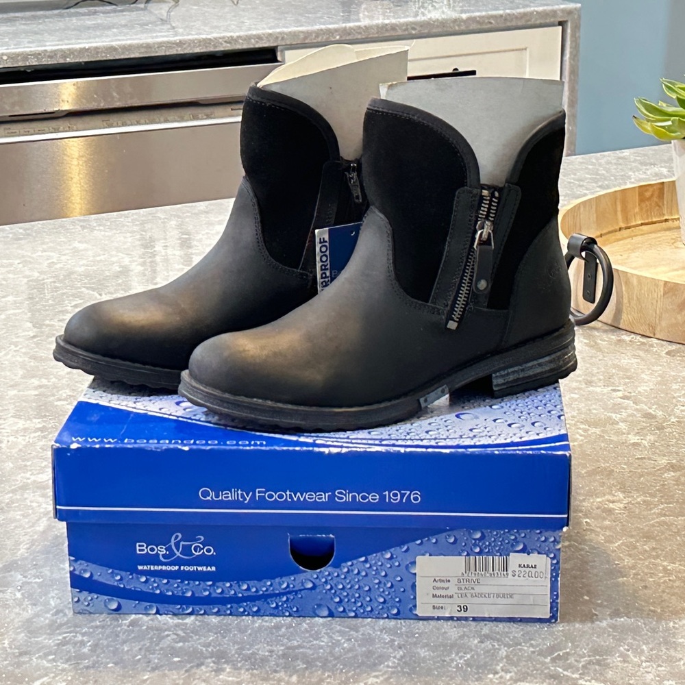 NWT Bos. & Co. Strive Black Zip Up Waterproof Boots, black, EU size 39